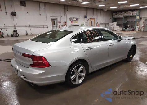 2017 Volvo S90 T5 Momentum z USA, uszkodzony, nr VIN YV1102AK4H1006867